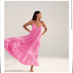 TIERED CHIFFON MIDI DRESS in Fuchsia